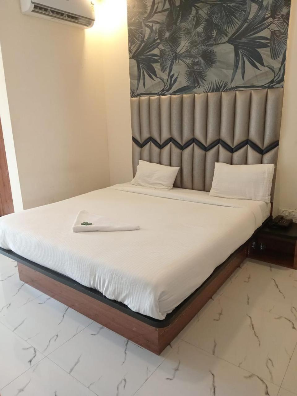 New Balaji Residency By Glitz Hotels Ulhāsnagar Esterno foto