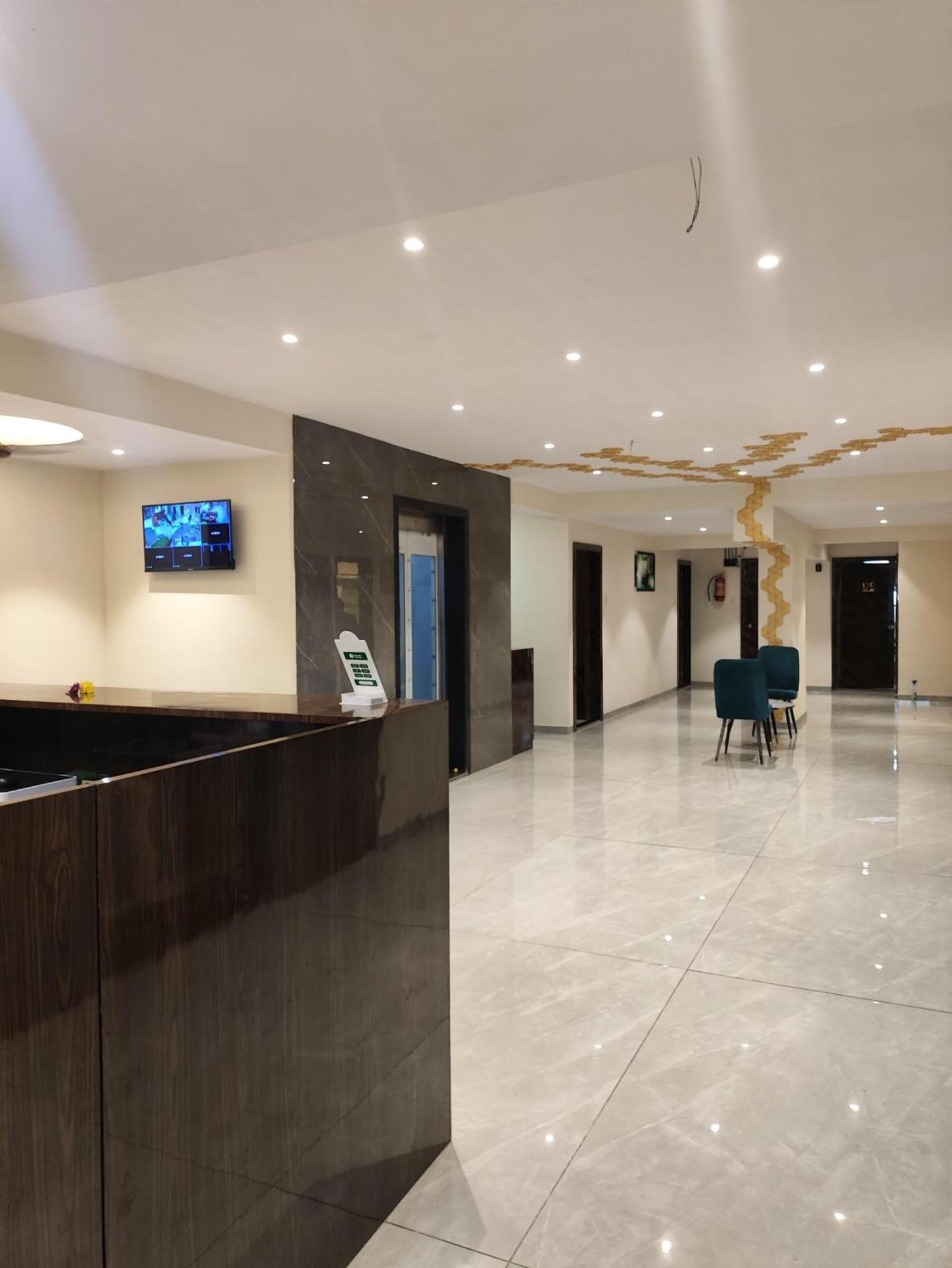 New Balaji Residency By Glitz Hotels Ulhāsnagar Esterno foto