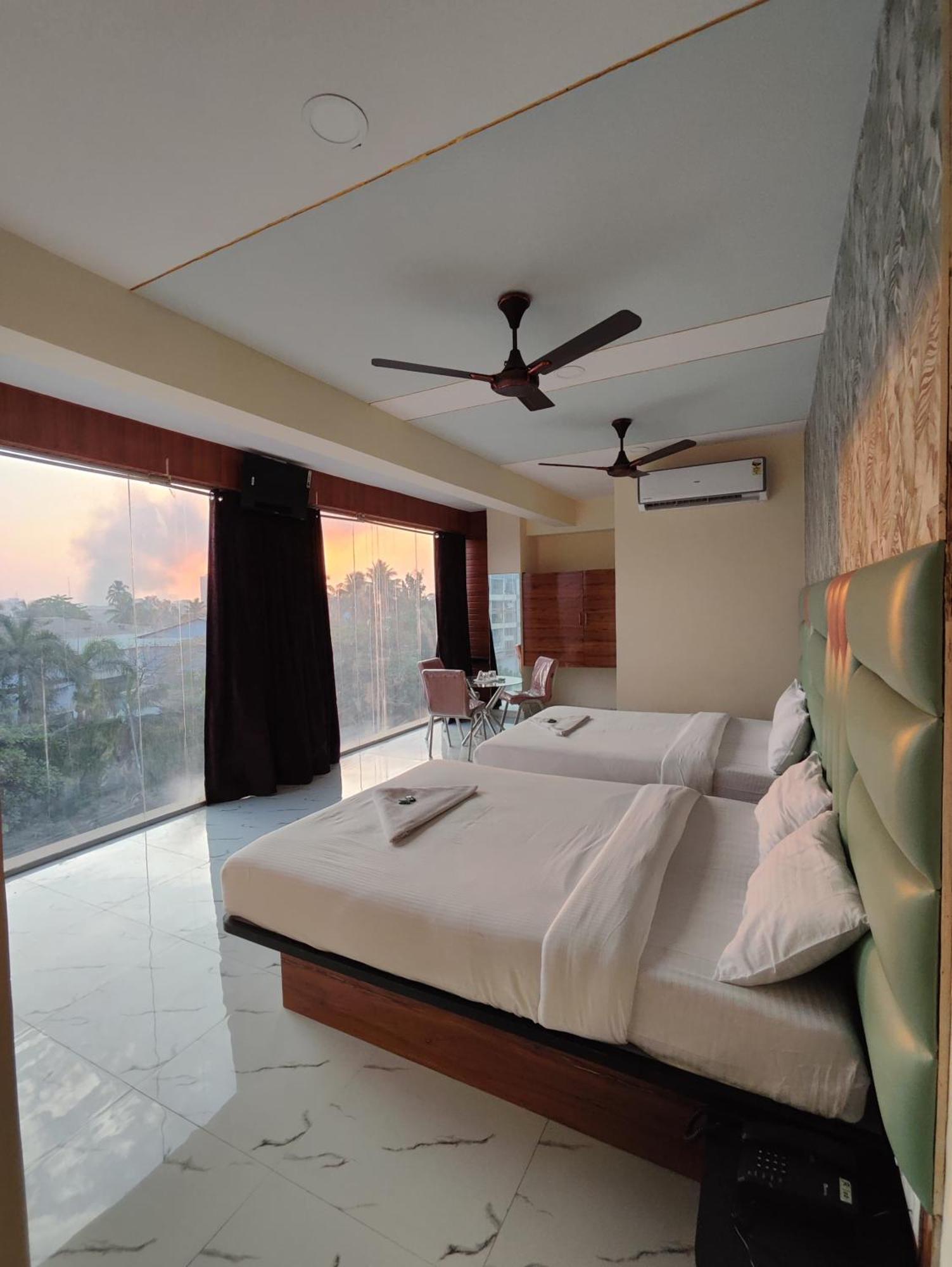 New Balaji Residency By Glitz Hotels Ulhāsnagar Esterno foto