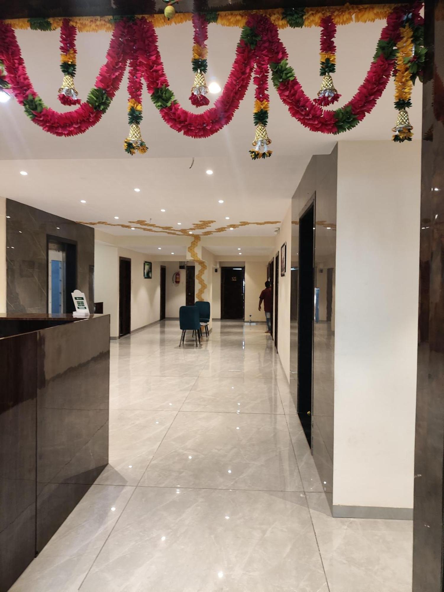 New Balaji Residency By Glitz Hotels Ulhāsnagar Esterno foto